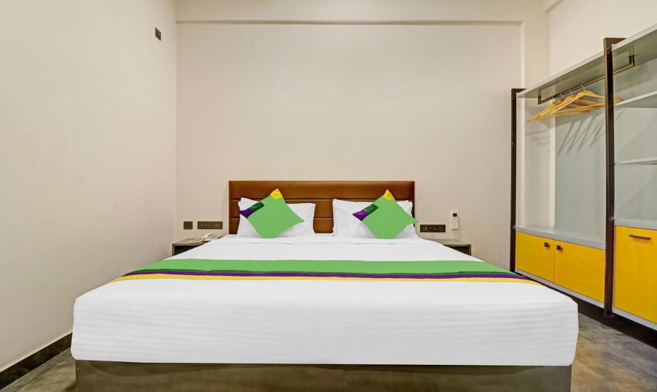 Treebo Grand Vistara Airport Suites Kochi Екстер'єр фото