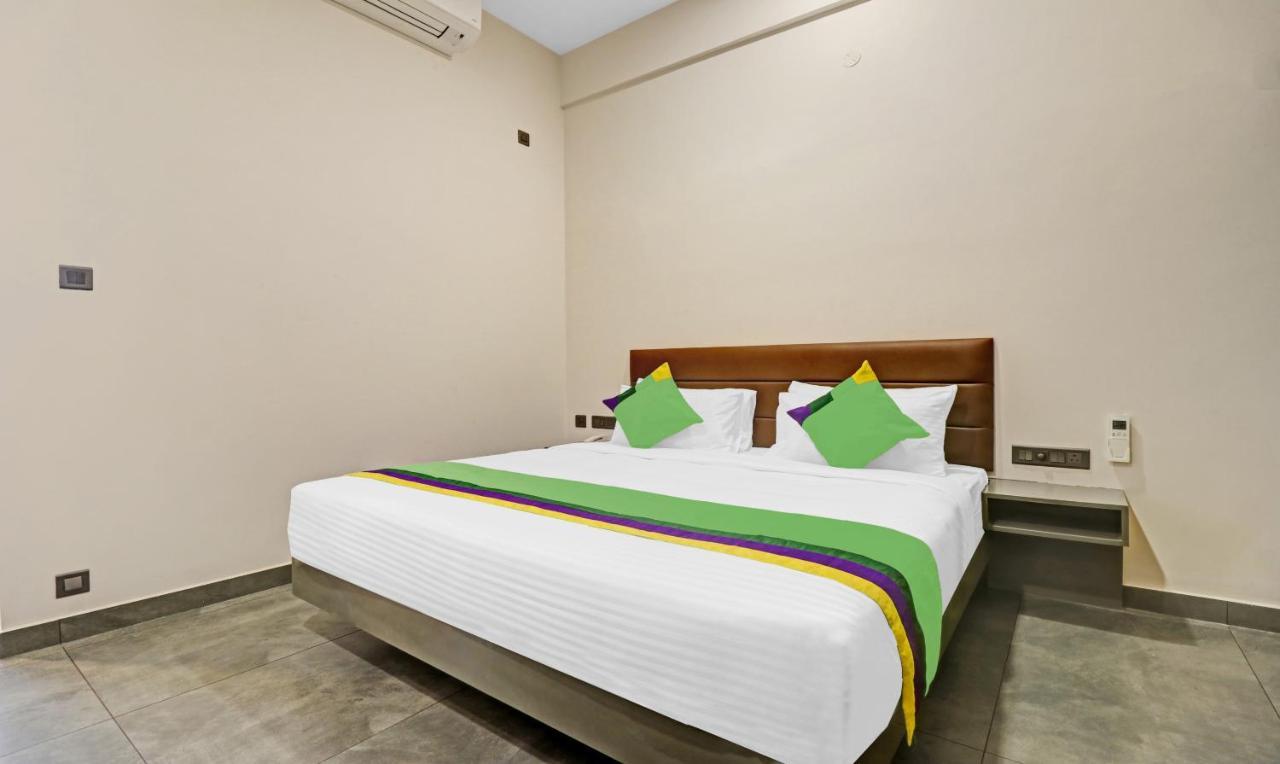Treebo Grand Vistara Airport Suites Kochi Екстер'єр фото